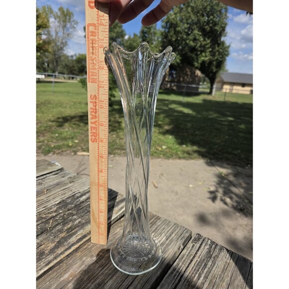 Twisted Ribbed Swung Spiral Vase Clear Glass 13" H Starburst Base - Picture 7 of 11